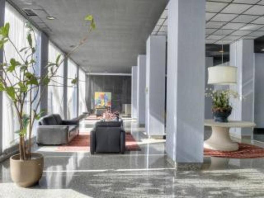 Downtown Atl Condo W Pool King Bed Lm1K2T 애틀랜타 외부 사진