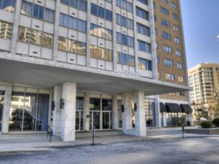 Downtown Atl Condo W Pool King Bed Lm1K2T 애틀랜타 외부 사진